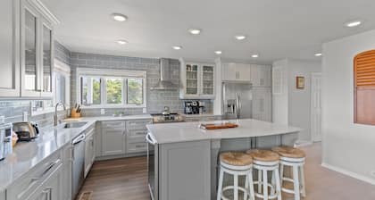 "Porch A Lotta" 5 Bedroom, 4 Bath, Second Row Home with Private Pool