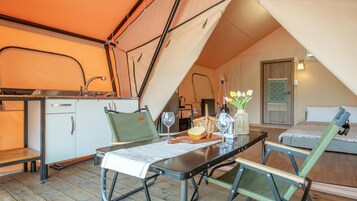 1 室のベッドルーム、WiFi (無料)