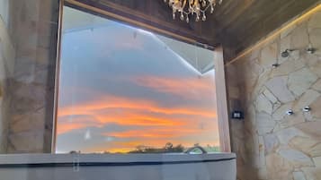 Suíte luxo, vista para a montanha | 1 quarto, Wi-Fi de cortesia