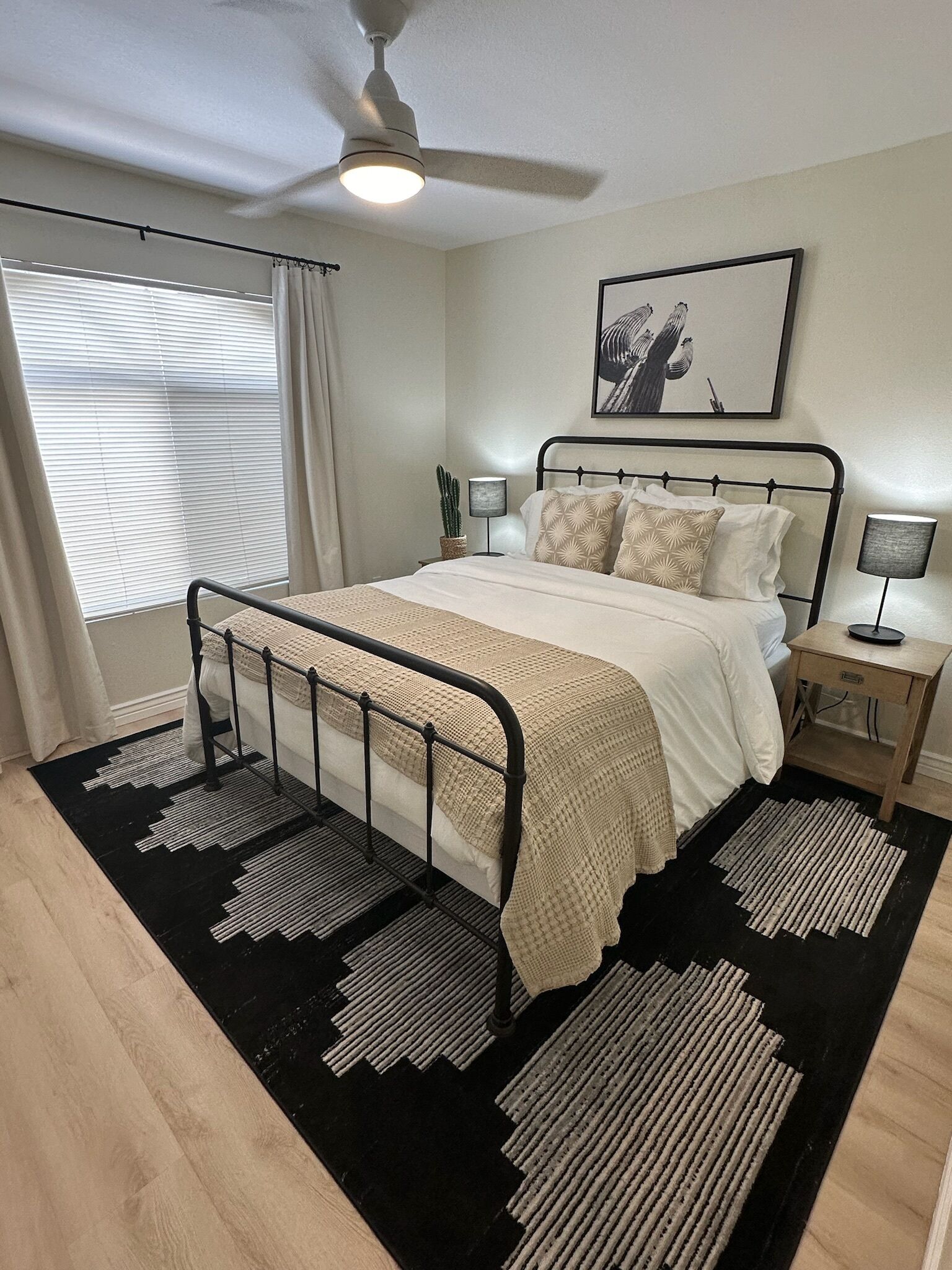 Upper unit with VIEW! Luxury 1BR condo + Queen sleeper, Pool, Spa, + Fitness!
