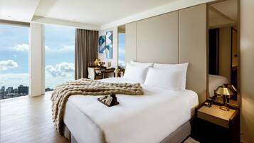 Premier Double Room | 1 bedroom, down comforters, pillowtop beds, minibar