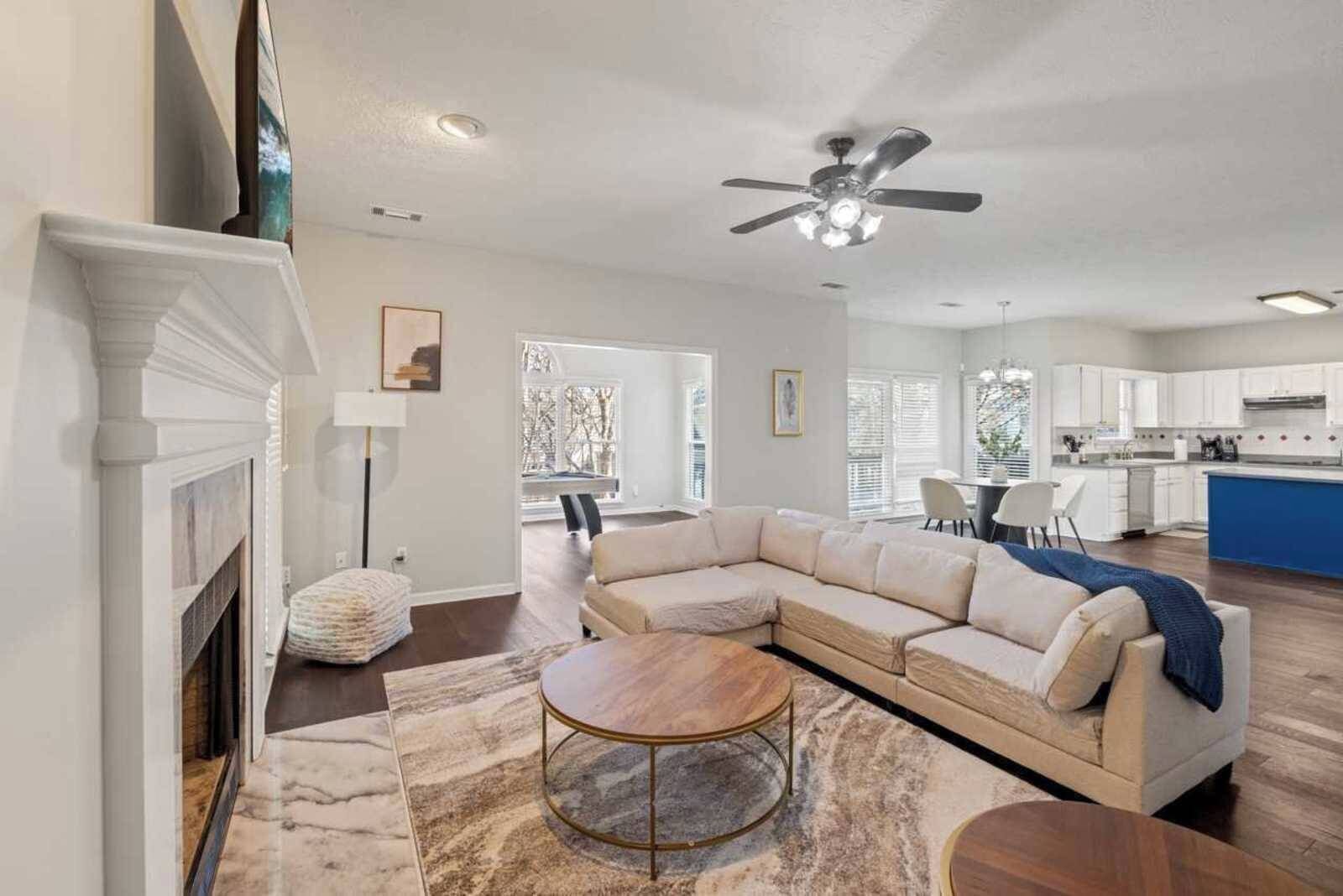 Stunning 4B House 2 min to Green Harvest/ Shops #41937