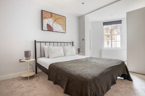 1 bedroom, iron/ironing board, WiFi, bed sheets - Stellar Marylebone 1BR, close to Madame Tussauds, by Blueground (London)