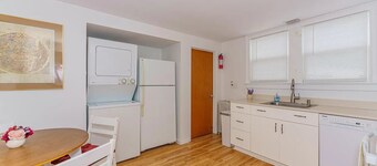 Cute Cottage 5 minutes from the Track