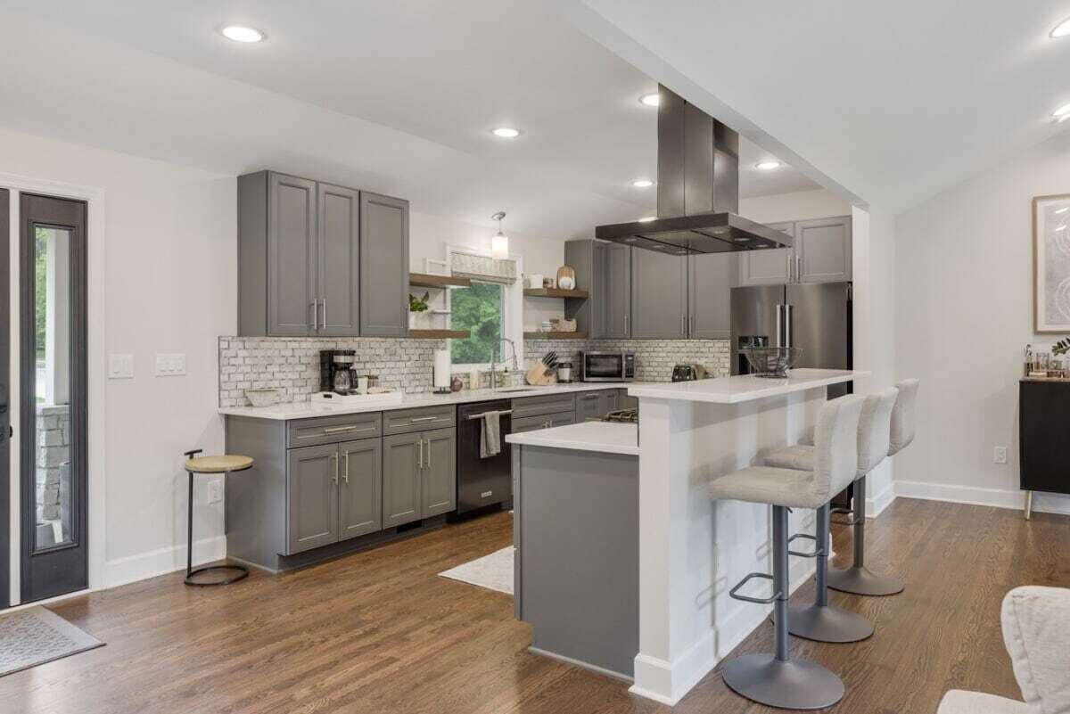 冰箱、微波炉、烤箱、炉灶