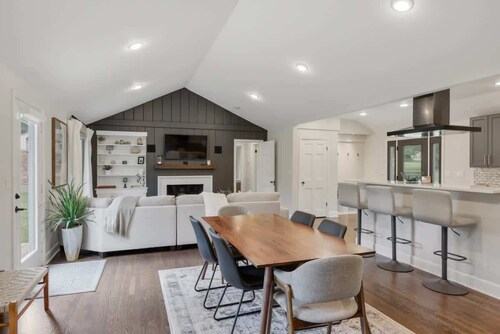 Modern Music City Oasis Sauna & Spacious Yard!