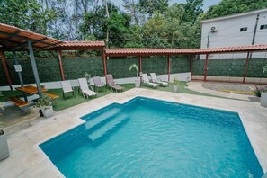 Outdoor pool - Apartamentos Ganesha Jacó (Jacó)