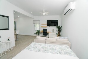 Estudio estándar, para no fumadores, cocina | Cortinas blackout, tabla de planchar con plancha y wifi gratis 