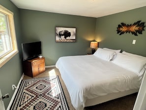 3 bedrooms, iron/ironing board, travel cot, free WiFi