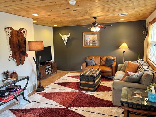 Charming 3 bedroom home minutes away from Deadwood!