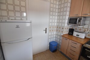 Fridge, microwave, oven, dishwasher - 110820 - ALGUER (Roses)