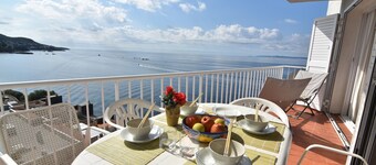 🌊 Apartment with sea views in Roses with parking. 800m from Canyelles Beach