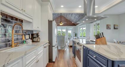 Tybee Skies: 4 BDR 4 Bath Oceanfront Home w Pool