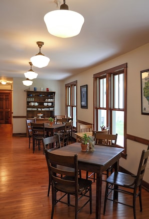 Free daily continental breakfast