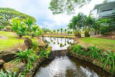 Studio in Hilo Center with Pool and Lake Views