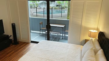 1 bedroom, desk, WiFi, bed sheets