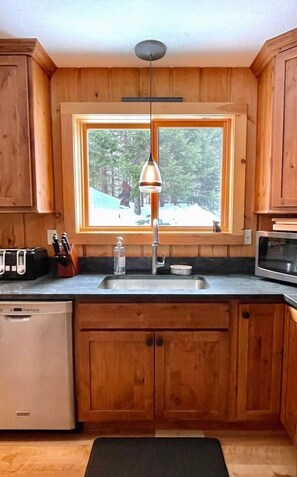 Fridge, microwave, oven, dishwasher