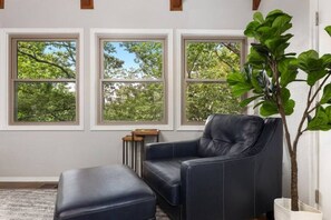 Interior - Easy access to bike, hike, golf or paddle from this Bella Vista retreat! (Bella Vista)