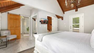 3 Schlafzimmer, Schreibtisch, Bügeleisen/Bügelbrett, Reisekinderbett