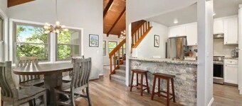 Easy access to bike, hike, golf or paddle from this Bella Vista retreat!