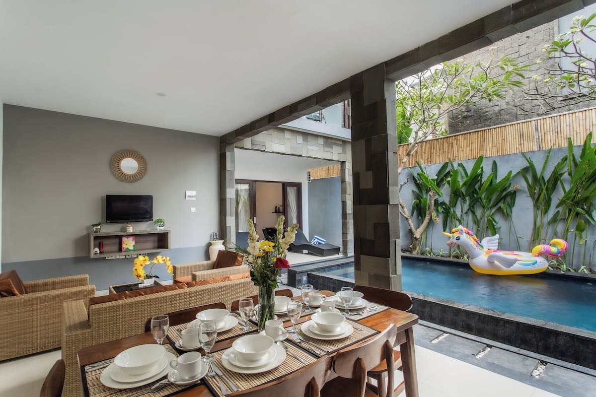 3 habitaciones, caja de seguridad en la habitación y escritorio