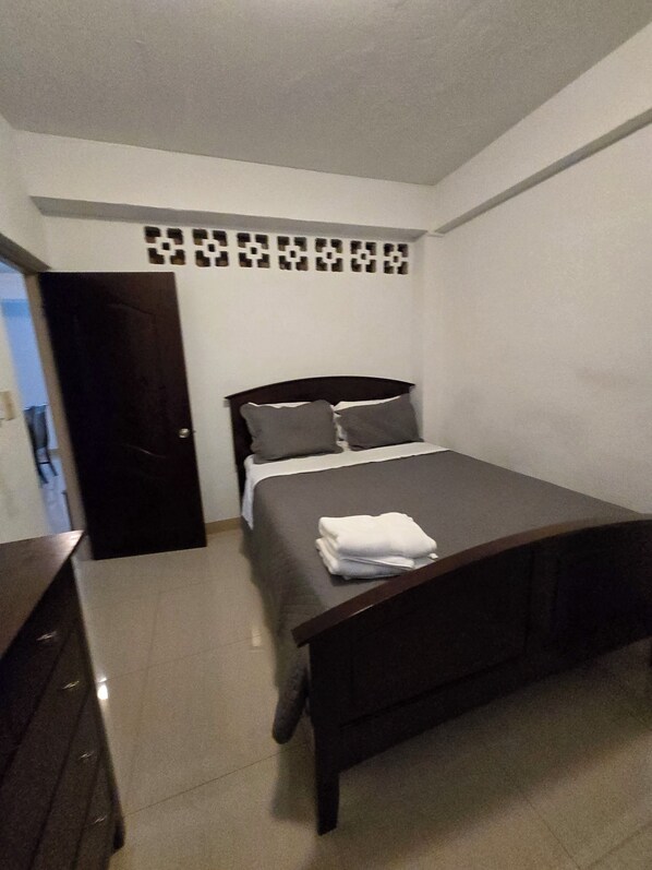 3 Schlafzimmer, Bügeleisen/Bügelbrett, WLAN, Bettwäsche