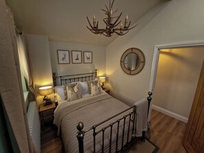 1 bedroom, iron/ironing board, WiFi, bed sheets - High Spec 1-Bed Cottage in Staindrop, Darlington (Darlington)