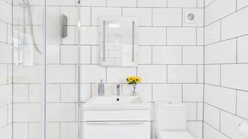 Shower, towels