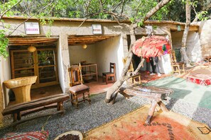 Mặt tiền nơi lưu trú