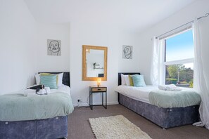 5 bedrooms, WiFi, bed sheets