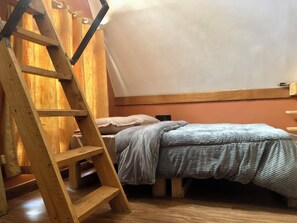 2 bedrooms, WiFi, bed sheets - Charming A-frame charming House in Arusha village (Arusha)