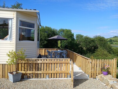 Mobile Home - Sleeps 6 - Pet friendly - Patio
