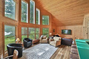 Smart TV, table football, ping pong, books - Lakeside 7 Acre Cabin by Nisswa! Private Tennis Court and 200+ ft Sandy Shore! (Pequot Lakes)
