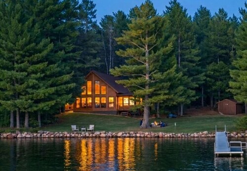 Lakeside 7 Acre Cabin by Nisswa! Private Tennis Court and 200+ ft Sandy Shore!