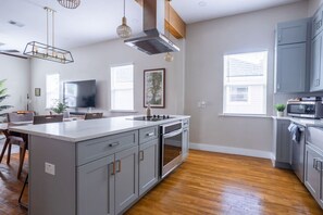 Fridge, microwave, oven, stovetop - Remodeled 3BR Bungalow | King Bed | 1 mi from DT (San Antonio)