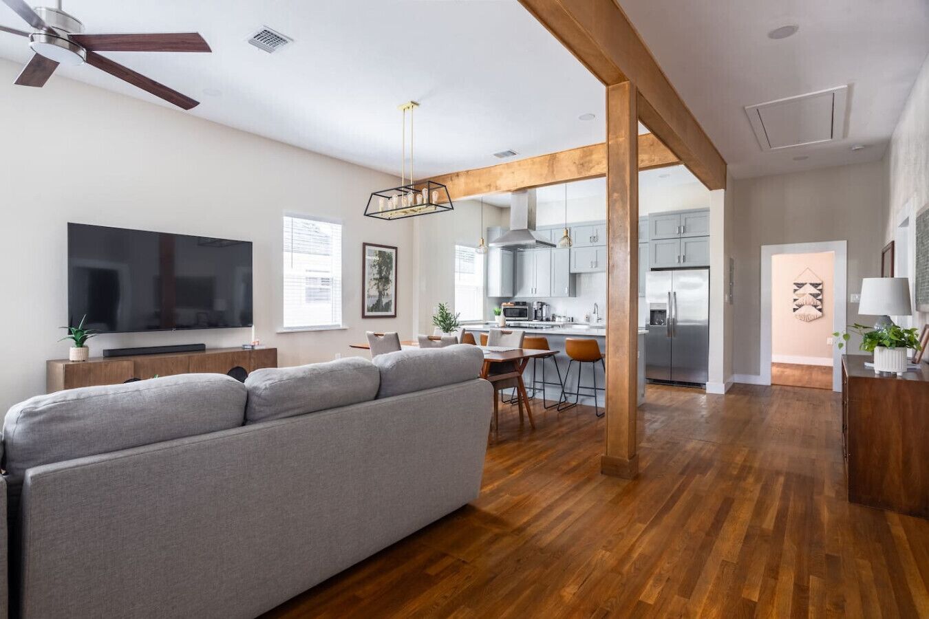 Télévision, chaîne hi-fi