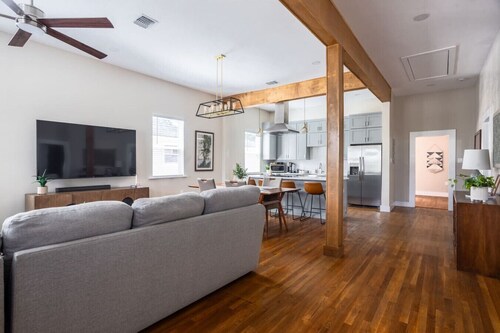 Stylish 3BR Bungalow | Family & Group Ready | 1 Mi to River Walk + Alamo