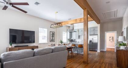 Stylish 3BR Bungalow | Family & Group Ready | 1 Mi to River Walk + Alamo