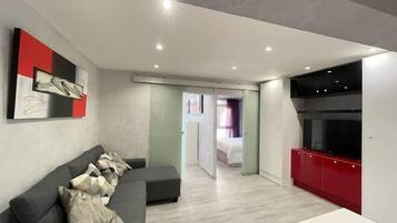 2 slaapkamers, een strijkplank/strijkijzer, beddengoed