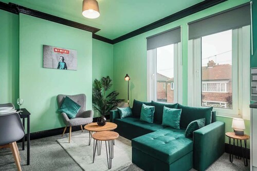Social Media Adventure - 3 Bed 10% off Long stays
