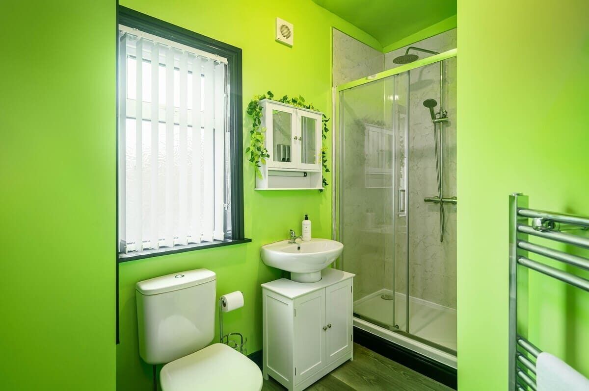 Een douche, een haardroger