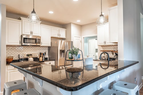 The Perfect Swing - Sleeps 8 with Golden Tee 25, Pool Table, and fire pit