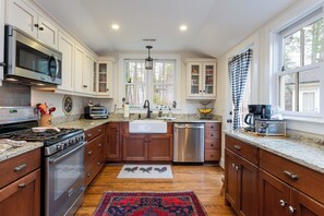 Micro-ondes, four, plaque de cuisson, lave-vaisselle