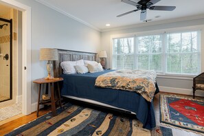 3 soverom, strykejern/-brett, wi-fi og sengetøy