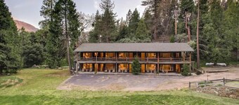 Camp Nelson Lodge Room 6