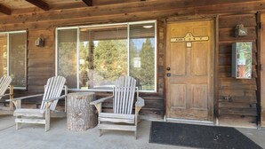 Exterior detail - Timberline Retreat Camp Nelson Lodge #3 (Springville)