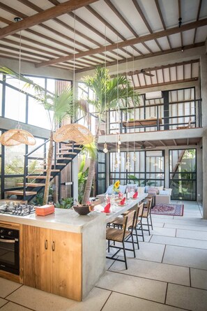 Basic Villa | Dining - Villa Nina (Canggu)