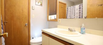 Cozy Private Single Family Home, Campton NH-MV118C