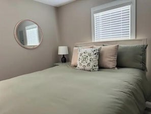 3 bedrooms, desk, iron/ironing board, WiFi