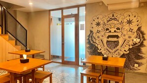 Reception - dBeds Kuta Beach (Kuta)